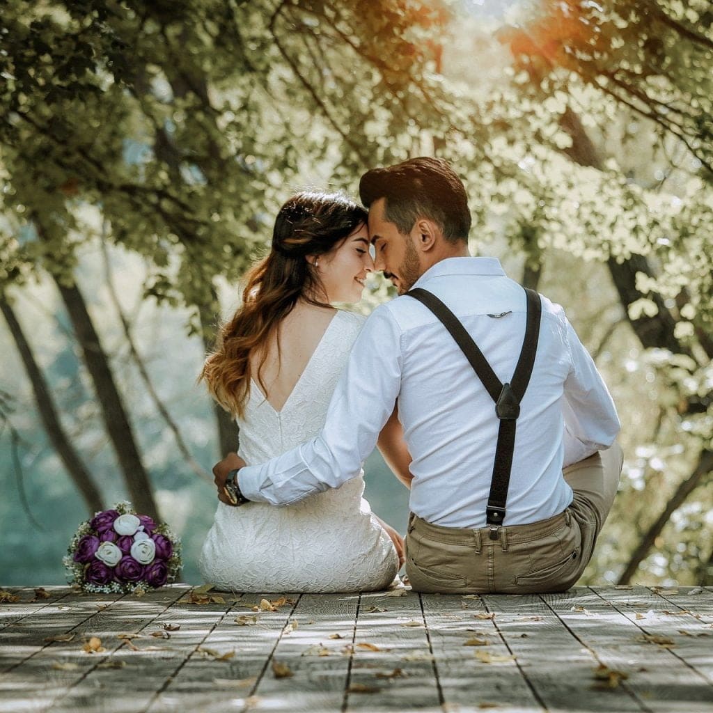 married couple hugging and kissing