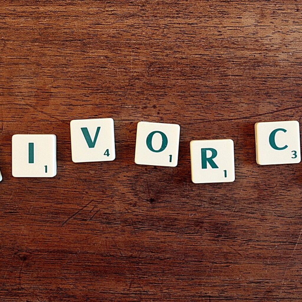 Letters spelling out divorce