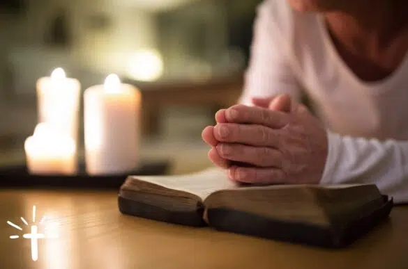 Christian Praying and Reading Bible