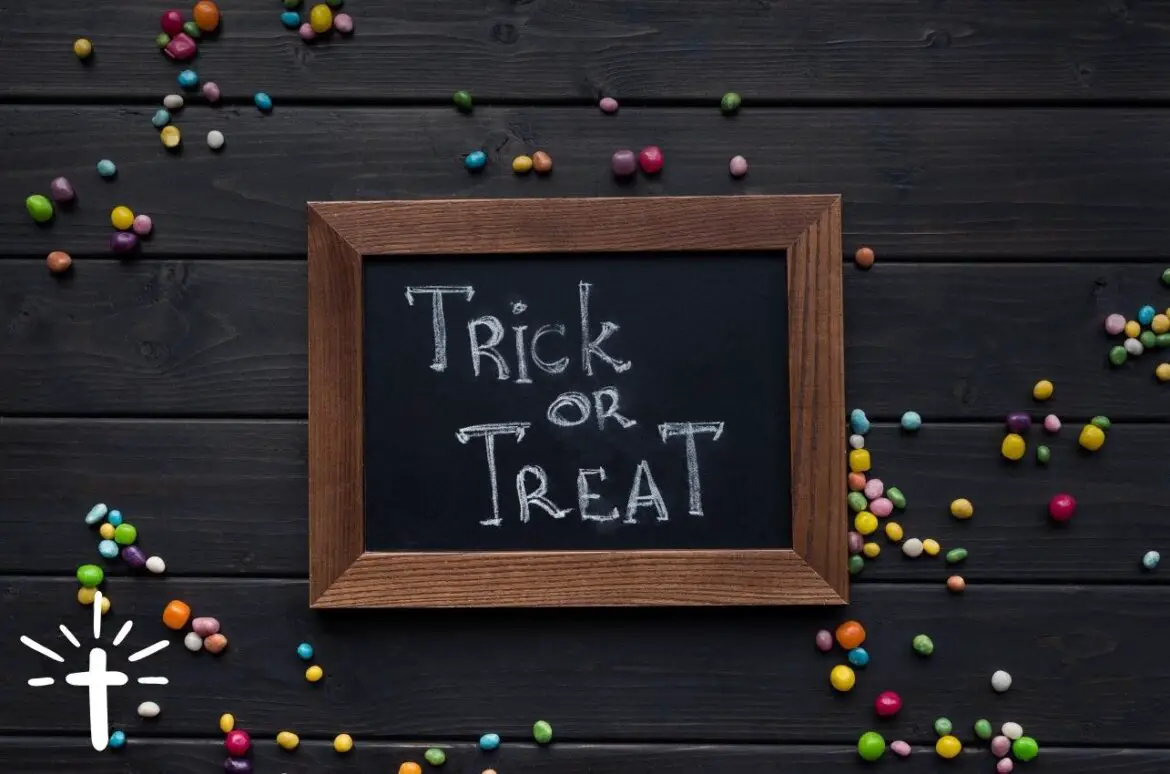 Trick or Treat Sign With Candy Trick or Treat Sign With Candy