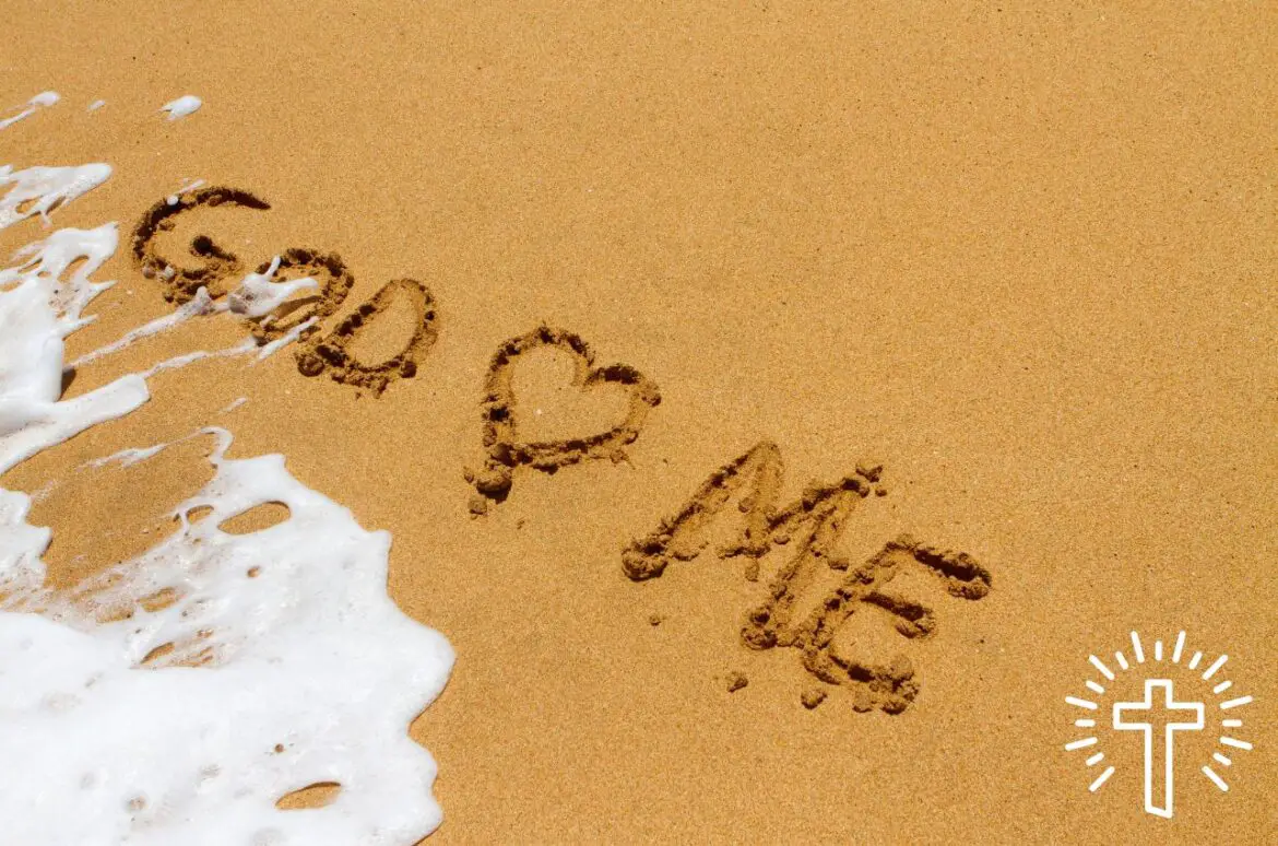 A-Message-Saying-God-Loves-Me-Written-In-The-Sand